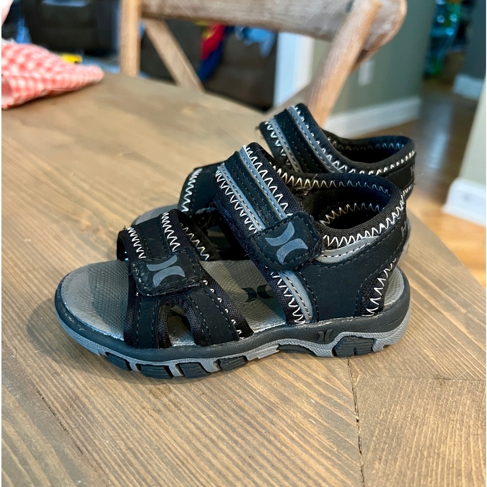 Hurley toddler sandals size 5c